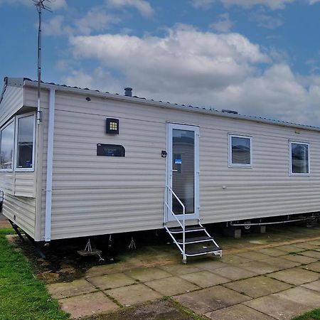 8 Berth Caravan For Hire At Manor Park Near To A Great Beach Ref 23041C Ханстантон Экстерьер фото