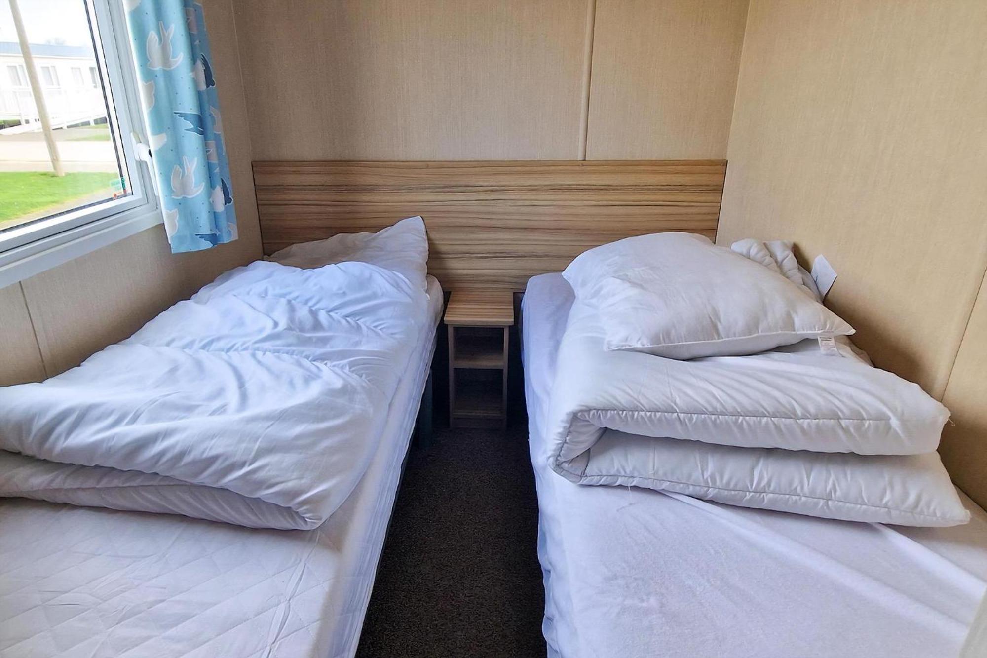 8 Berth Caravan For Hire At Manor Park Near To A Great Beach Ref 23041C Ханстантон Экстерьер фото
